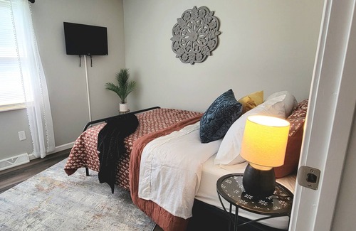 Akron House | Akron - Modern & Cozy Home