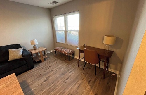 South Central Omaha Apartment | Aksarben Living-Cozy 1 BDRM 1 BA