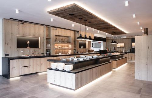 Curon Venosta Hotel | Aktiv- und Wellnesshotel Traube- Post
