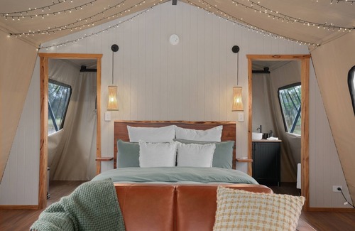 Running Stream Hotel | Akuna Estate