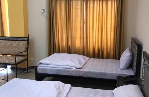 Peshawar Hotel | Al Harmain Restaurant