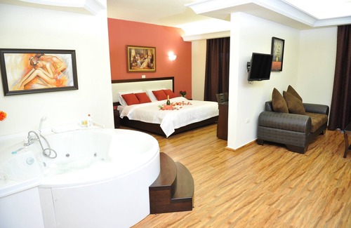 Haret Sakher Hotel | Al Murjan Palace Hotel