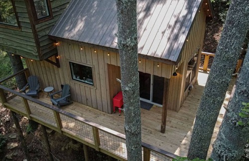 Dahlonega Cabin | Al's Nest: Secluded Treehouse Overlooking Creek