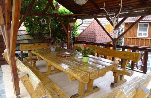 Esztergom Bed & Breakfast | Alabárdos Panzió és Apartmanház