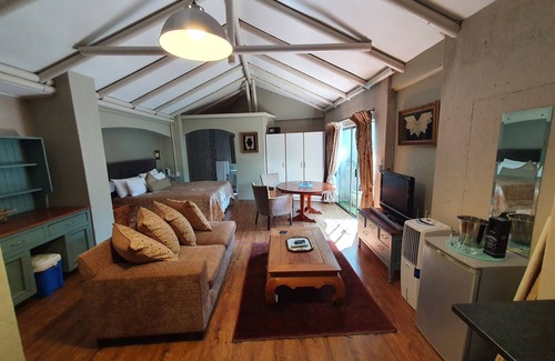 Langebaan Bed & Breakfast | Alabaster Box B&B