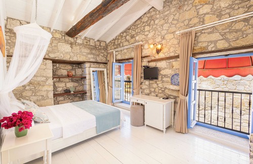 Tokoglu Hotel | Alacati Eski Ev Hotel