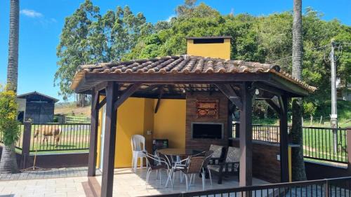 Penha House | Alameda das Palmeiras is your perfect getaway!