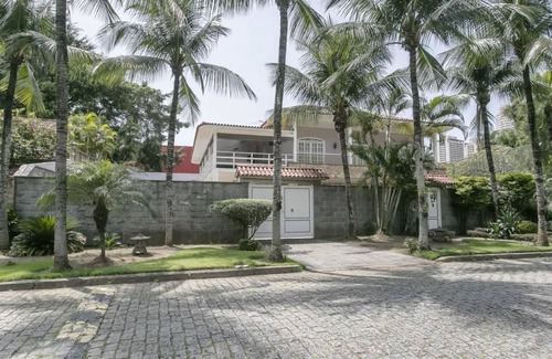 Barra da Tijuca House | Alameda dos Eucalipitos