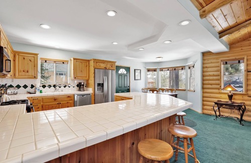 Upper Moonridge Cabin | Alameda Landing #2345