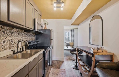 Buena Vista Apartment | Alan Jackson Themed Apartment!