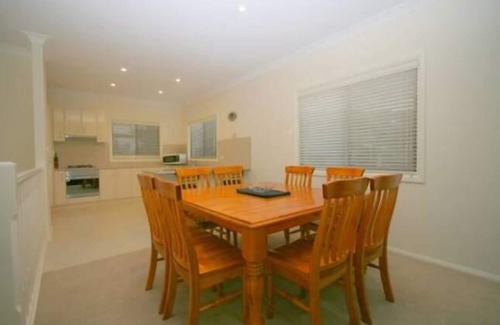 Jindabyne House | Alaska 1- Great lake & mountain views