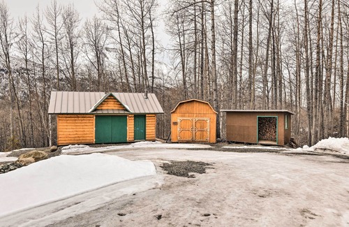 Eagle River Cottage | Alaskan Mountain Gem With Private Hot Tub & Gym!