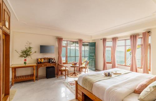 Shimla Hotel | ALAYA Stays Meridian Oak, Shimla