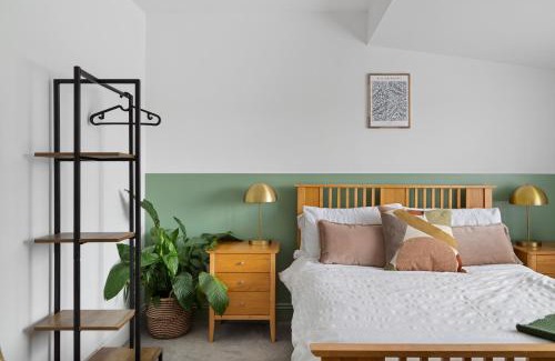 Roath Apartment | Albany by Black Door Stays