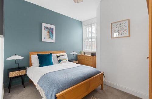 Roath Apartment | Albany by Black Door Stays