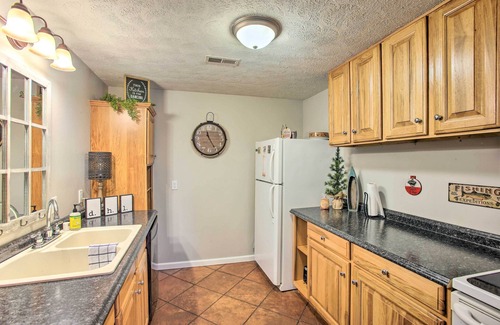 Albany House | Albany Home < 1 Mi to Dale Hollow Lake!
