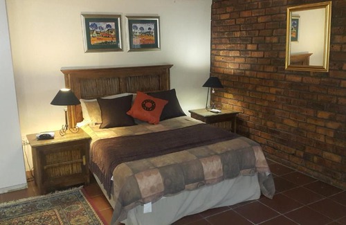 Ekurhuleni Bed & Breakfast | Albatross B&B