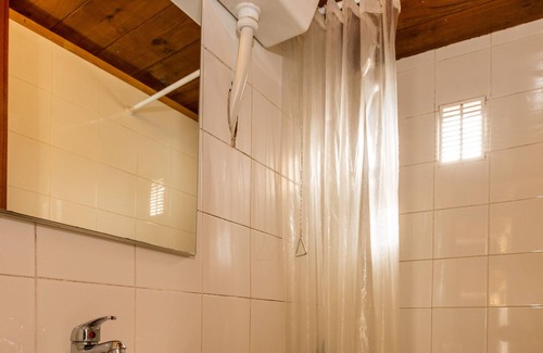 Salas de Pallars Apartment | Alberg La Solana - 1 - Quadruple Room (4 Adults)