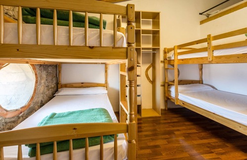 Salas de Pallars Apartment | Alberg La Solana - 34 - Quadruple Room (4 - 5 Guests)