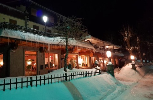 Fiumalbo Hotel | Albergo Ristorante Il Laghetto