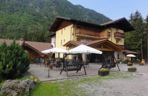Borno Hotel | Albergo Ristorante La Pigna