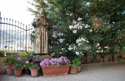 San Giovanni Rotondo Hotel | Albergo Villa Marchese