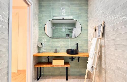En Corts Apartment | Alberola Industrial Style