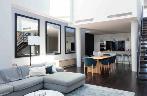 Albert Park House | Albert Park - Beachfront Bliss