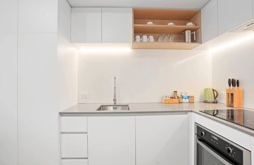 Albert Town House | Albert Town Views Sum