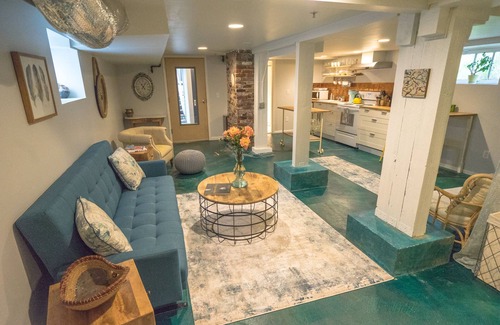 Alberta Apartment | Alberta Street Hideaway - Located in the heart of Alberta Arts District!