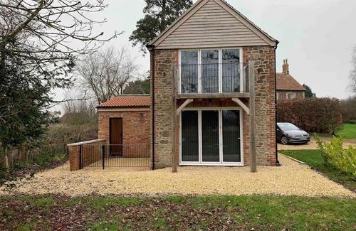 Oldbury-on-Severn Apartment | Albion Barn “Sunset View”