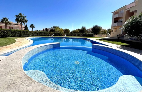 Pata de Baixo Apartment | Albufeira Valley 1 With Pool by Homing