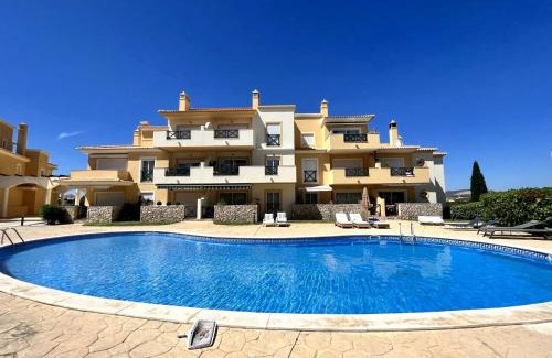 Pata de Baixo Apartment | Albufeira Valley 2 With Pool by Homing