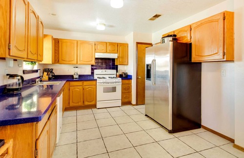 Paradise Hills Civic House | Albuquerque Home w/Spacious Yard & Fire Pit!