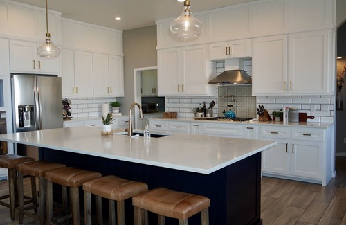Paradise Hills Civic House | Albuquerque in luxury w/hot tub & mountain views