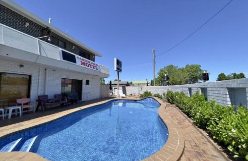 Albury Hotel | Albury Garden Court Motel