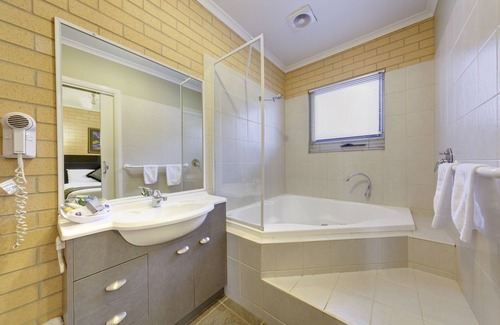Albury Hotel | Albury Georgian Motel & Suites