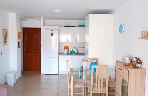 Alcala Apartment | ALCAVISTA - garage, AC, fibre net, 350m to ocean, tv channels, sunsets and La Gomera view from balcony