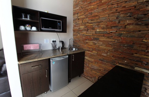 Greater Johannesburg Metropolitan Area Hotel | Alcazaba Lodges