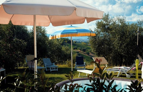 Cellino Attanasio House | Alcove room garden view