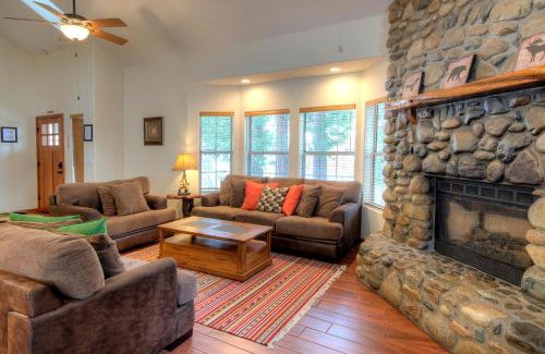 Yosemite National Park House | Alder Lodge