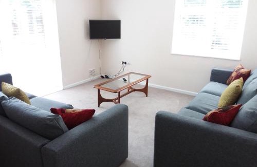 Wells-next-the-Sea Apartment | Alderman Peel High School Bungalow