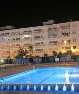 Blanes Apartment | Alegre apto con piscina, a 300m de la playa.