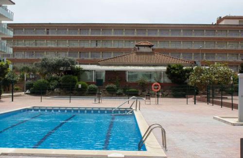 Blanes Apartment | Alegre apto con piscina, a 300m de la playa.