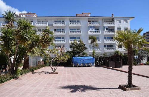 Blanes Apartment | Alegre apto con piscina, a 300m de la playa.