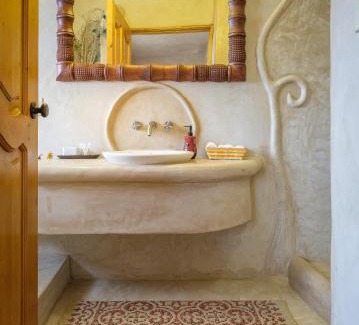 Todos Santos Hotel | Alegria Suites Centro Historico