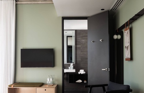 Perth Hotel | Alex Hotel