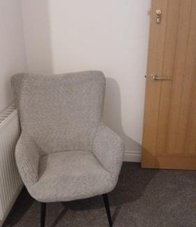 Crewe House | Alex, mornflake, train station, M6, parking, professional