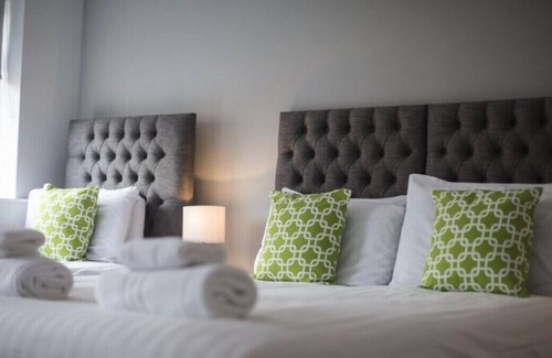 Whitley Bay Bed & Breakfast | Alexander Hotel - Whitley Bay