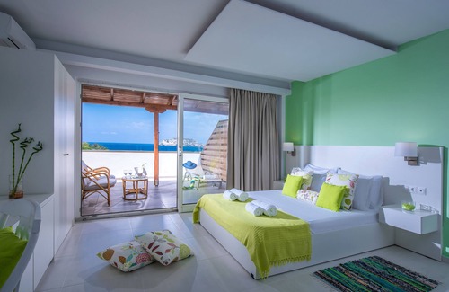 Agia Pelagia Hotel | Alexander House